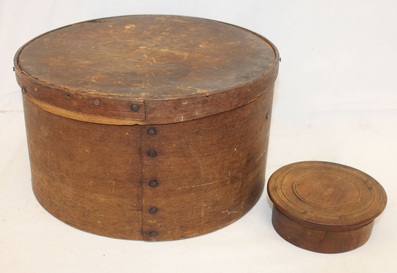 Lot of 2 antique wooden boxes incl pantry box & small spice box - 4 1/2" & 9 3/4" diam (1 of 10)