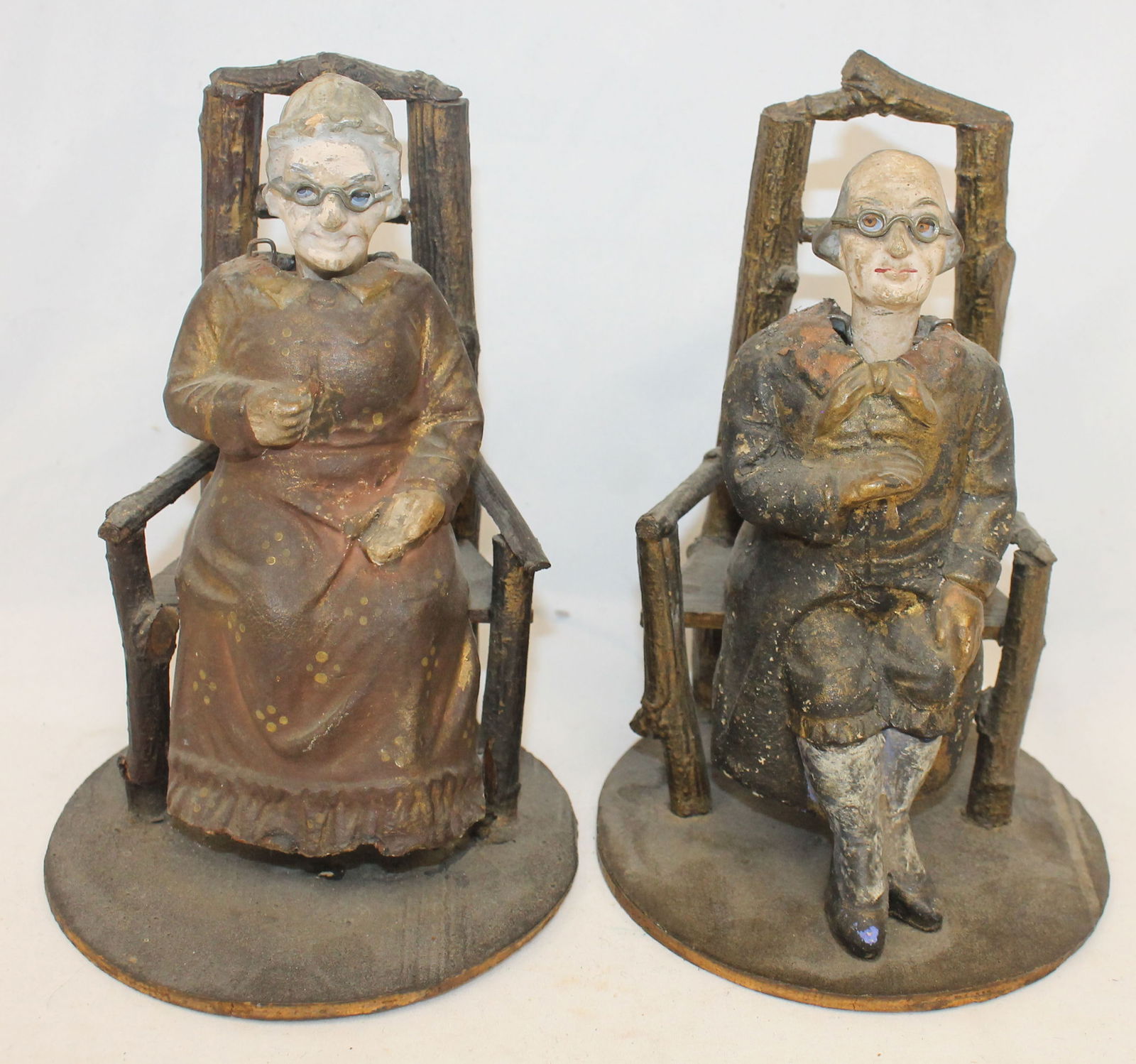 Lot of 2 folky wood & composition nodders of elderly women in rocking chairs (1 of 5)