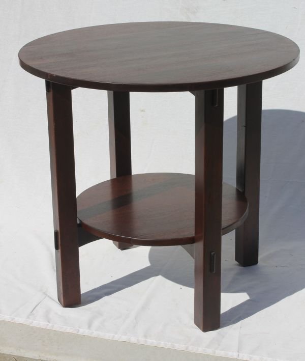 attrib L&JG Stickley mahog 2 tier 30 1/4" round tab: attrib L&JG Stickley mahog 2 tier 30 1/4" round table w through tenon construction