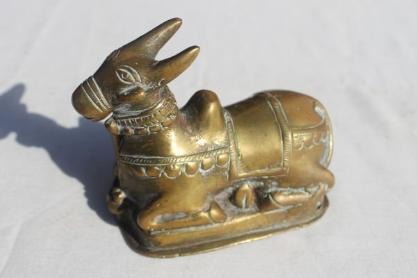 Tibetan/Nepal bronze cow - 5" long: Tibetan/Nepal bronze cow - 5" long