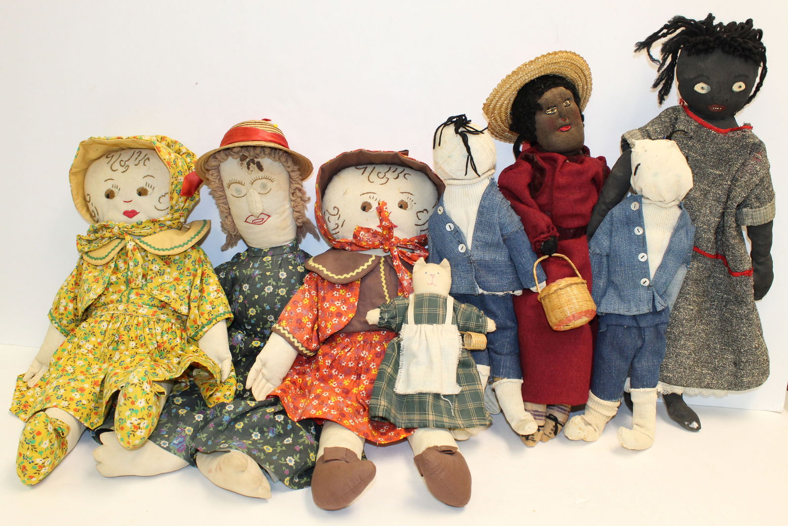 Lot of 8 cloth dolls - mostly contemporary (1 of 7)