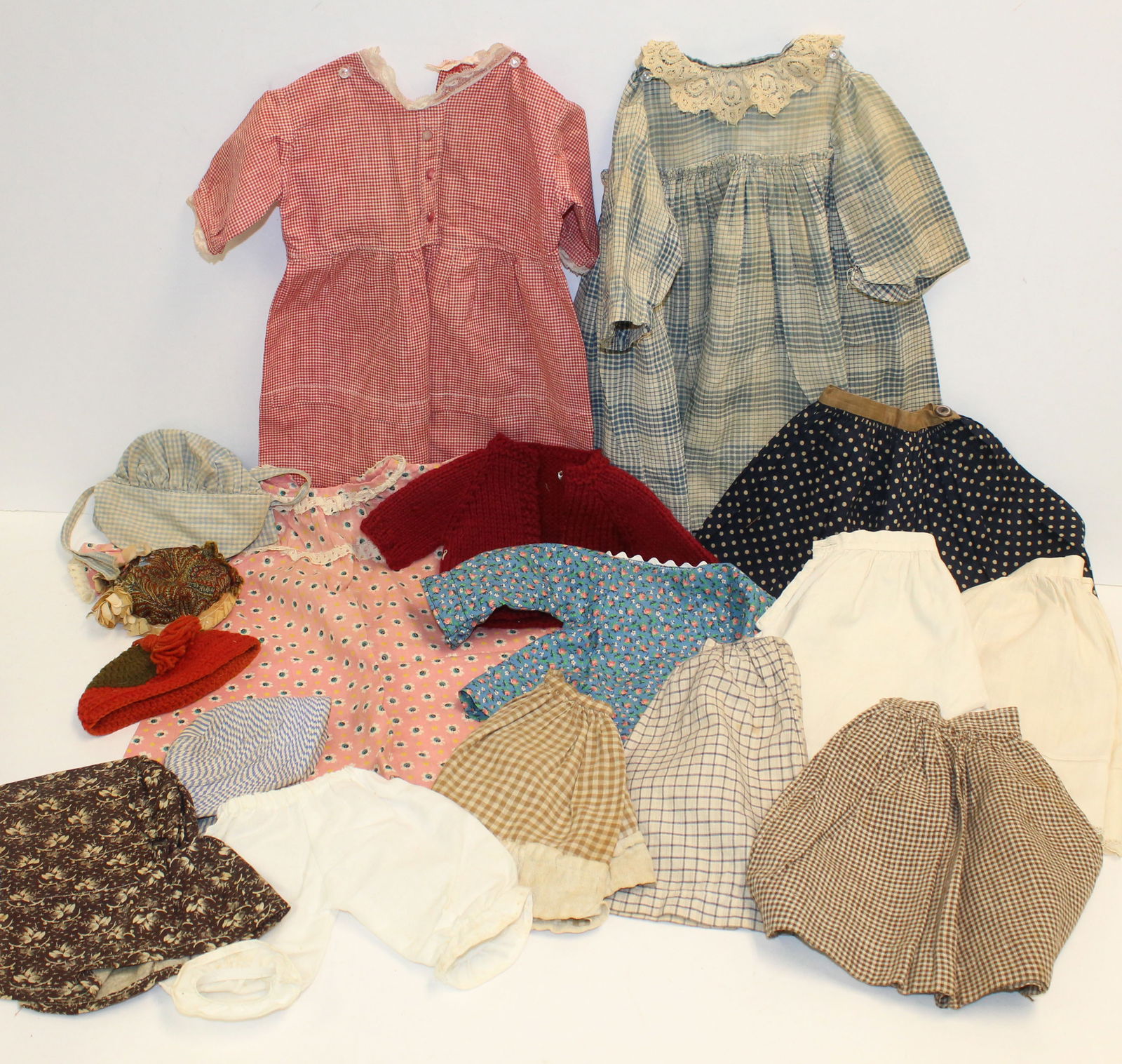 Lot of antique & vintage doll clothes (1 of 8)