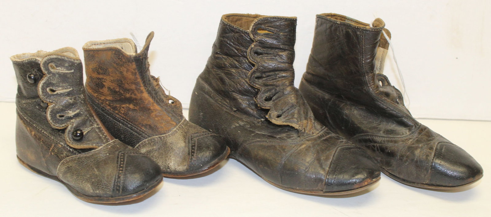 Lot of 2 prs of children's leather shoes: Lot of 2 prs of children's leather shoes