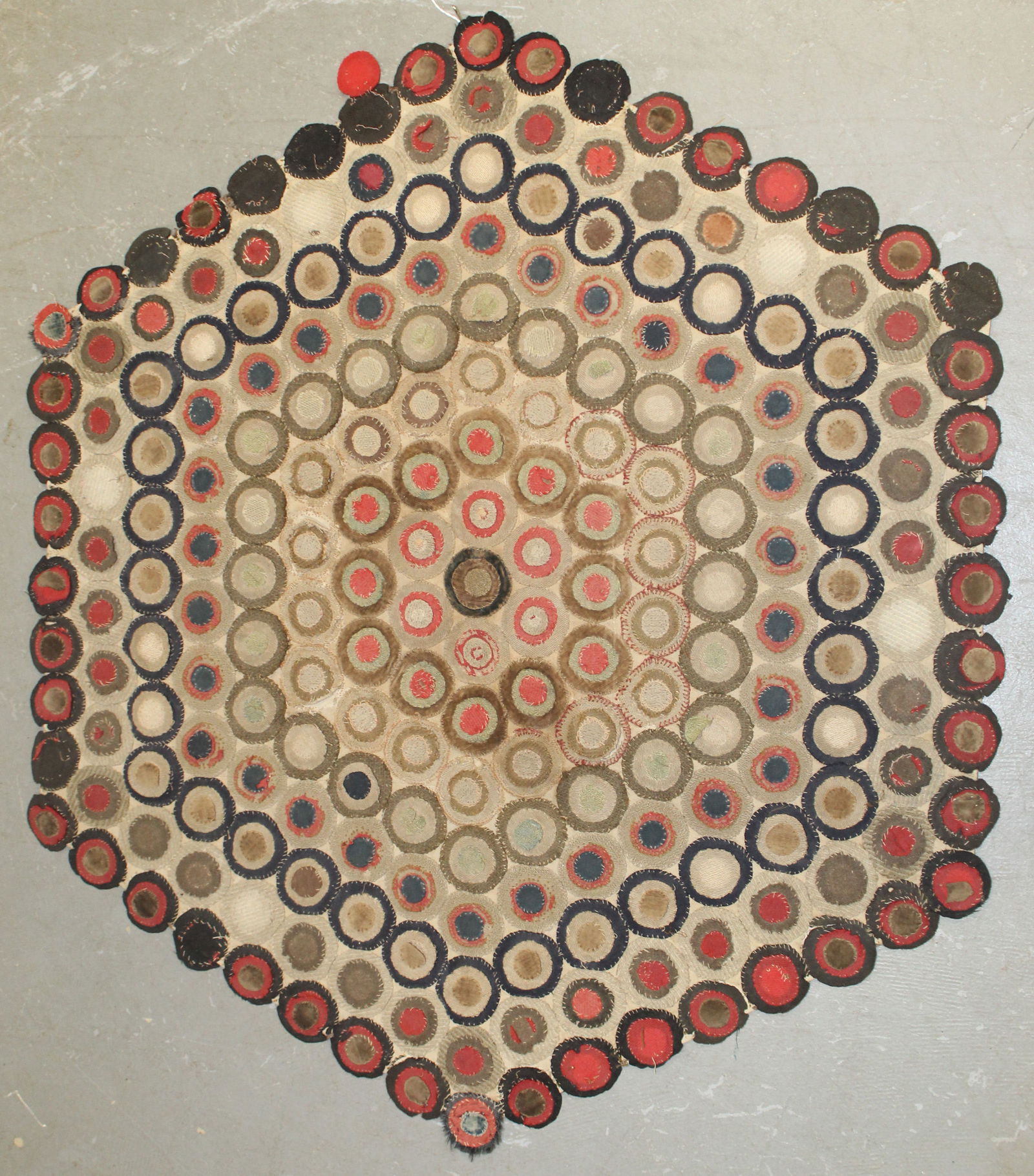 Antique hexagonal penny rug - as found - 34"x30" (1 of 8)