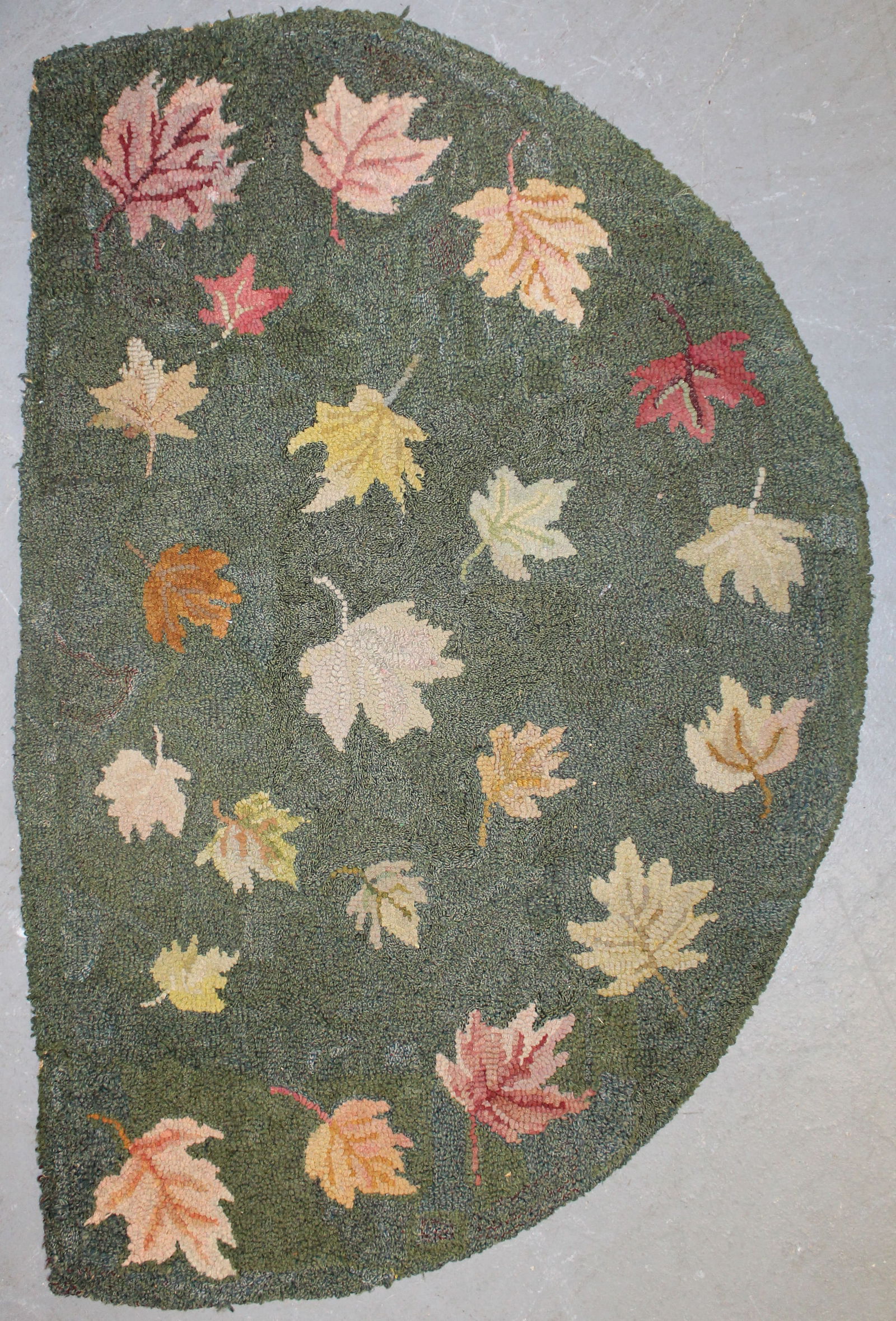 Antique hooked rug w green background & leaf motif - 24"x38" (1 of 5)