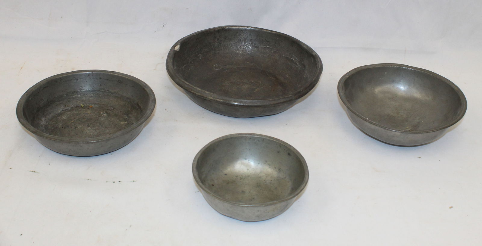 Lot of 4 antique pewter bowls - 5 3/4"- 10 1/2" diam: Lot of 4 antique pewter bowls - 5 3/4"- 10 1/2" diam