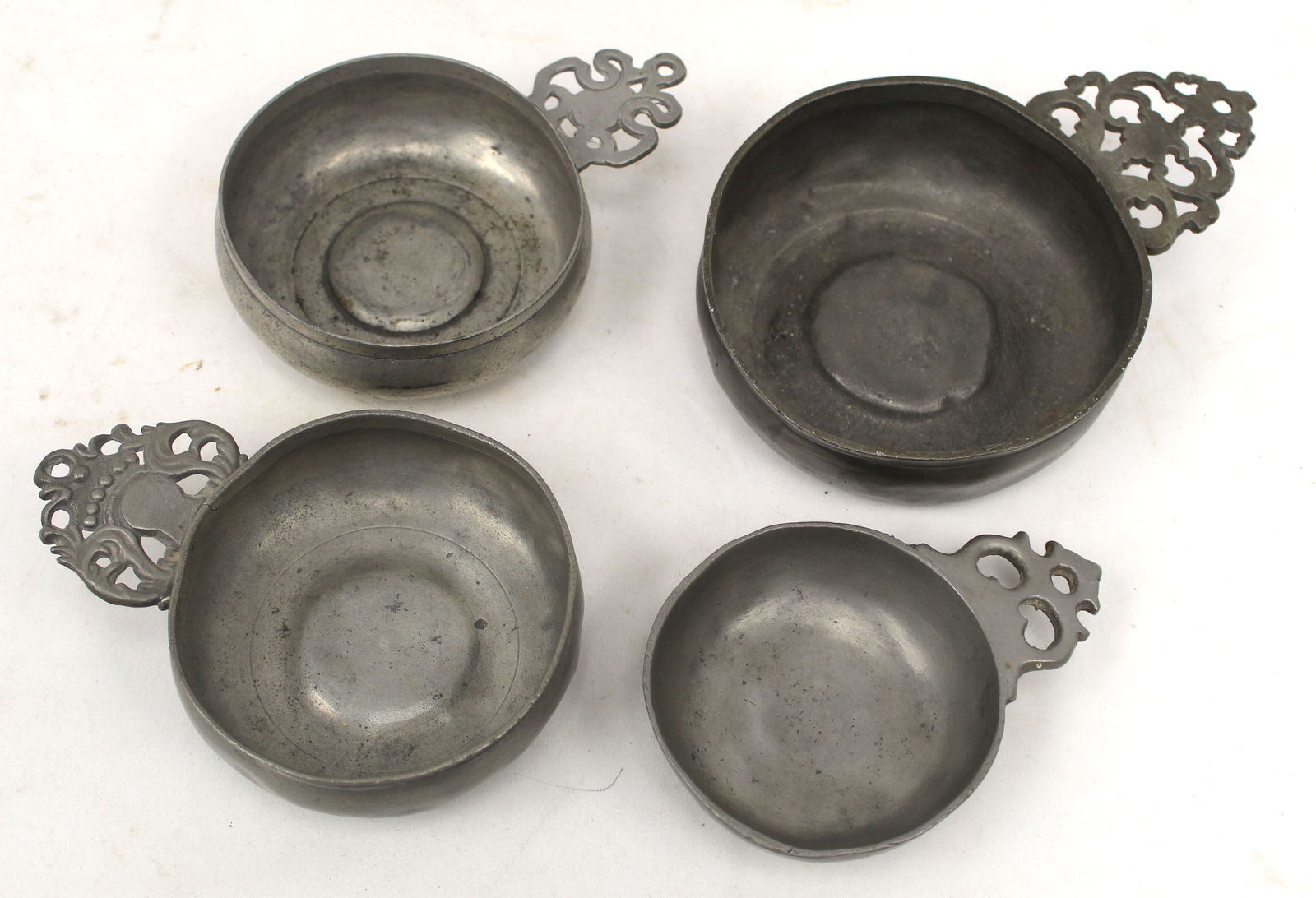 Lot of 4 antique pewter porringers - 5 1/2"-7 3/4" incl handles (1 of 7)