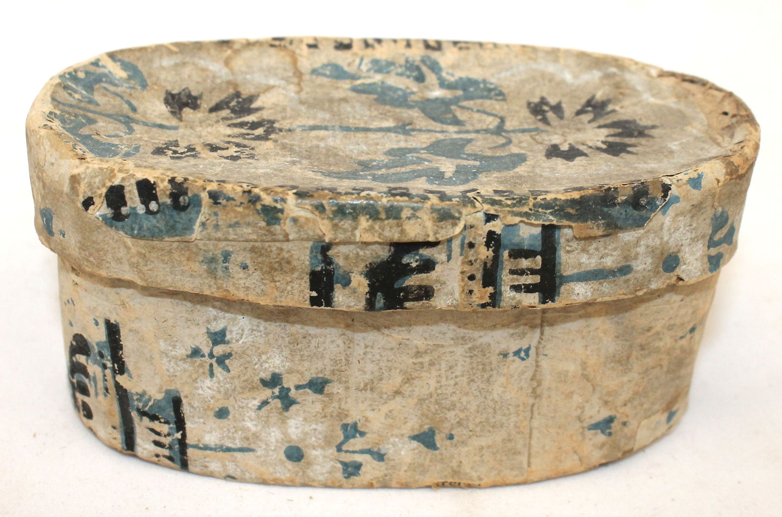 Antique oval wallpaper box w early newspaper interior - 2 1/4" tall x 4 1/2"x2 1/2" (1 of 8)