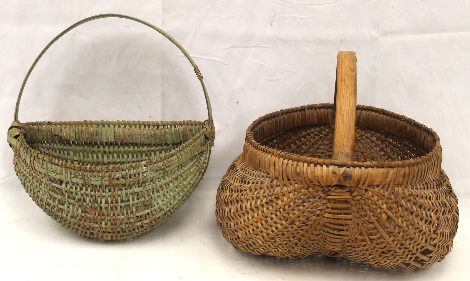 Lot of 2 baskets incl a melon wall basket in green paint & a buttocks basket - 11" tall x 12" wide & (1 of 6)