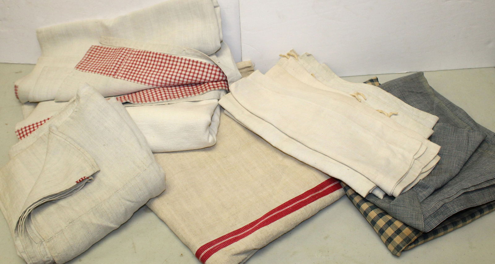 Large lot of antique linen & cotton textiles incl table cloths, etc (1 of 6)