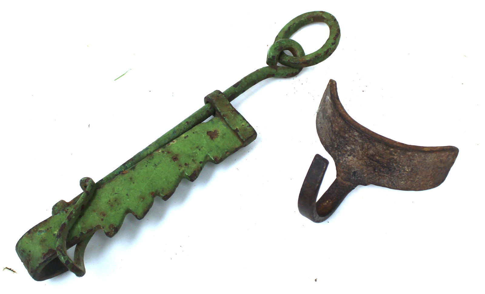 Antique iron trammel in green paint plus an iron pot pusher - 19 1/2" long fully extended & 5" pot (1 of 7)