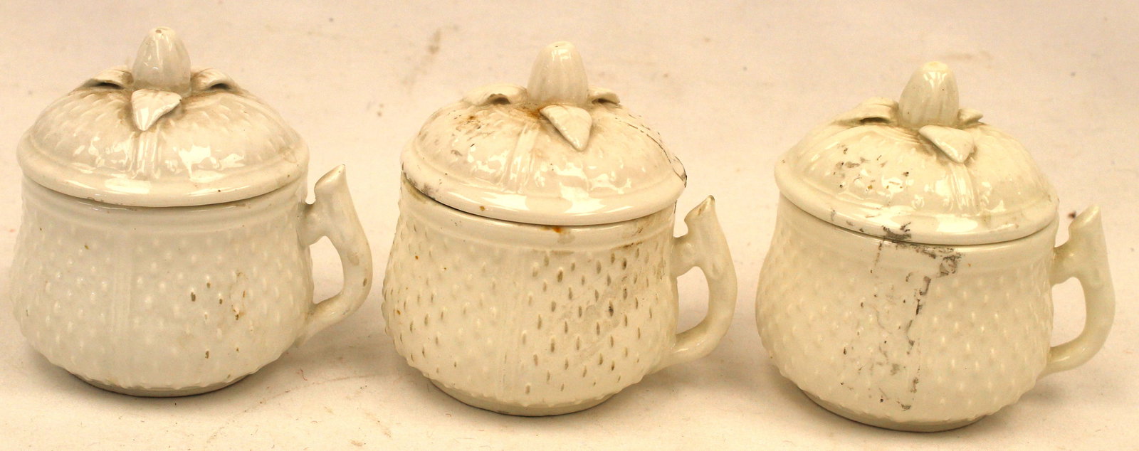 Set of 3 creamware pot de crème's: Set of 3 creamware pot de crème's