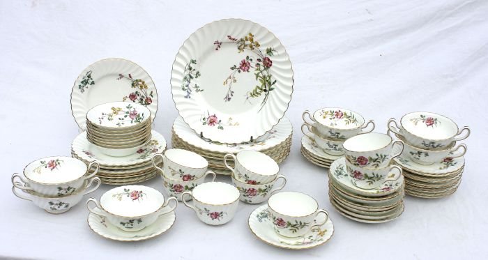 approx 63 pc china service by Minton & Mintons in ": approx 63 pc china service by Minton & Mintons in "Dainty Sprays" pattern