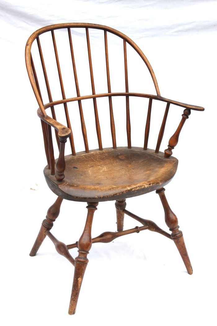 period Windsor sack back armchair w fine splay leg: period Windsor sack back armchair w fine splay legs & bulbous turnings - 35" tall