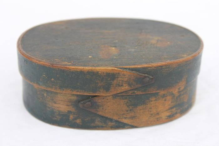 fine small 4" oval Shaker pantry box in orig blue : fine small 4" oval Shaker pantry box in orig blue paint
