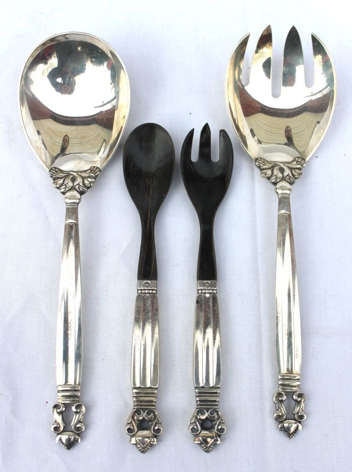 lot of 4 Georg Jensen sterling silver serving pcs : lot of 4 Georg Jensen sterling silver serving pcs - the matching serving fork & spoon weighs 6.7ozt plus 2 unweighable sterling handled & horn small serving fork & spoon