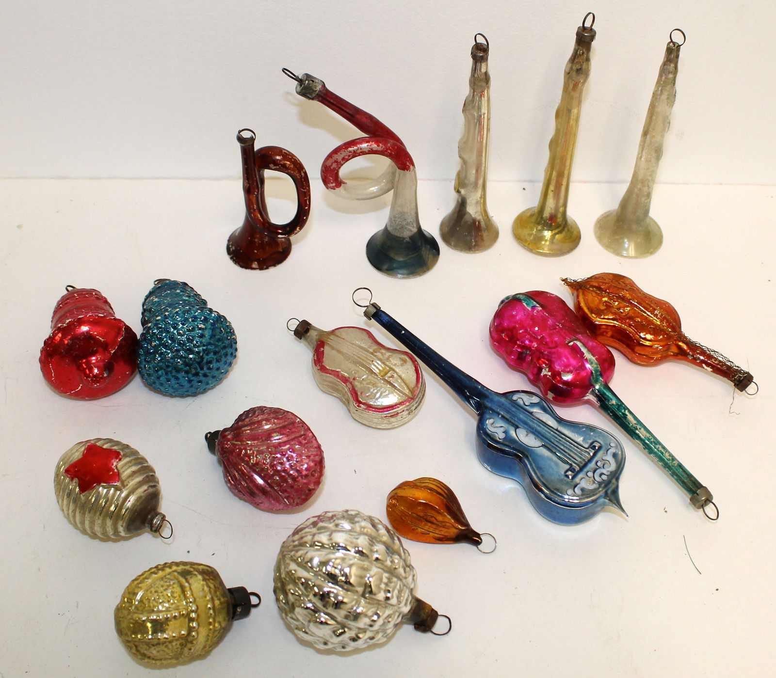 Lot of 16 vintage glass ornaments - musical instruments, bells, etc (1 of 5)