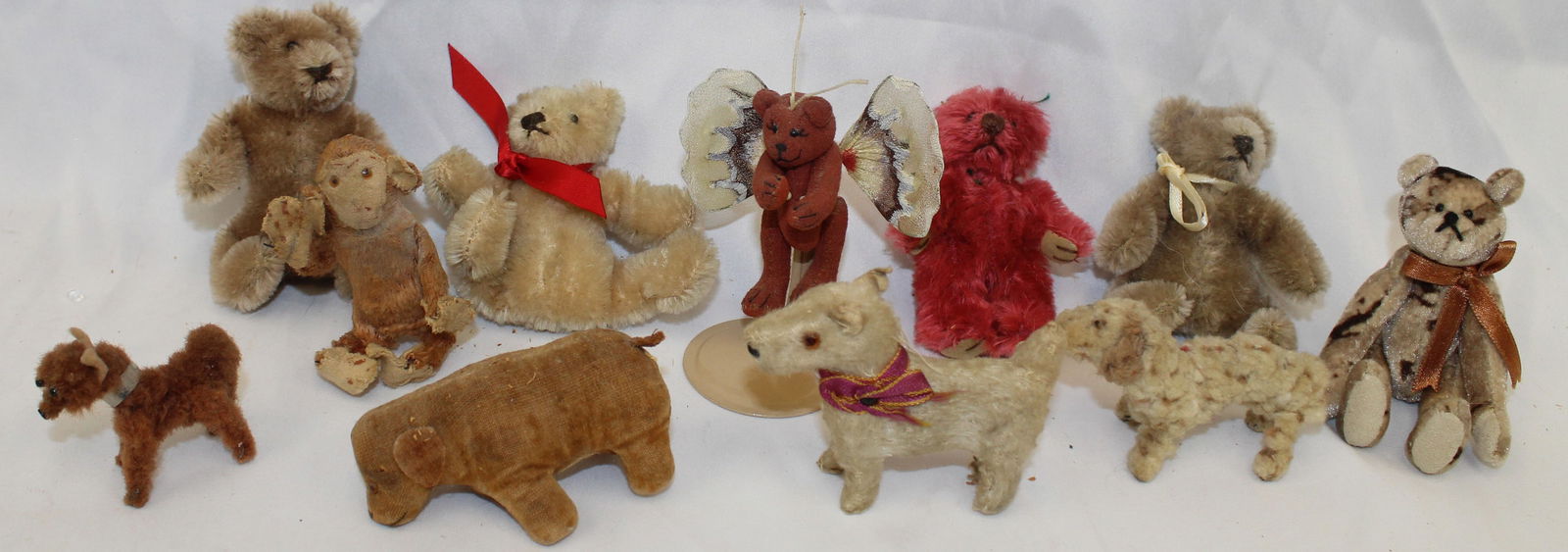 Lot of miniature teddy bears (1 of 4)