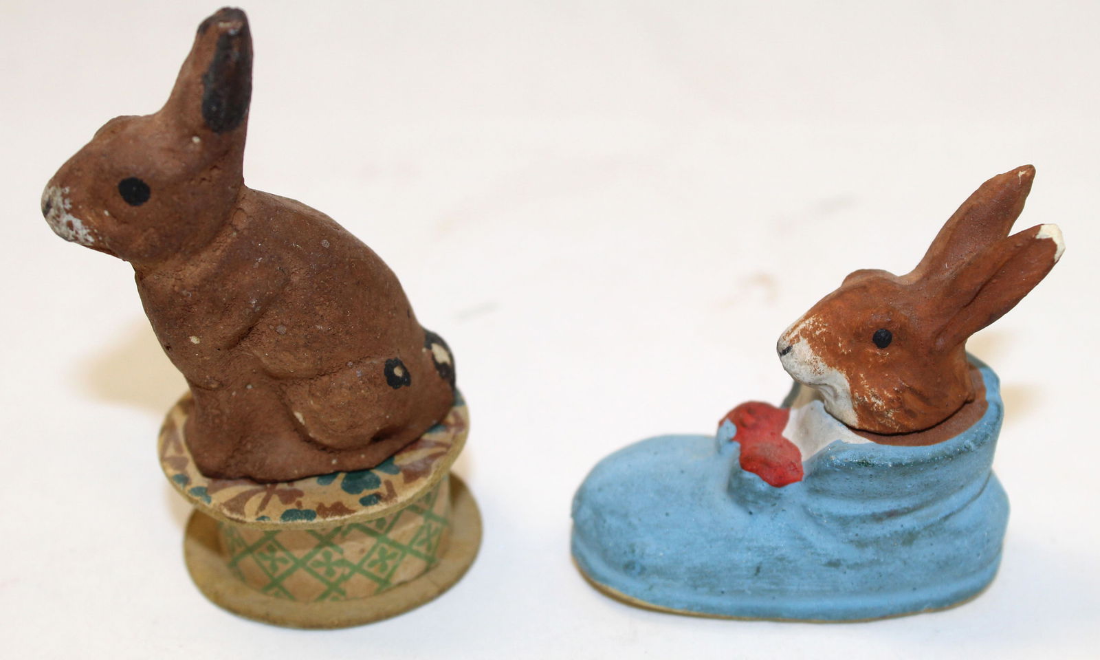 Lot of 2 vintage miniature rabbit Easter candy containers - 2" - 3" (1 of 8)