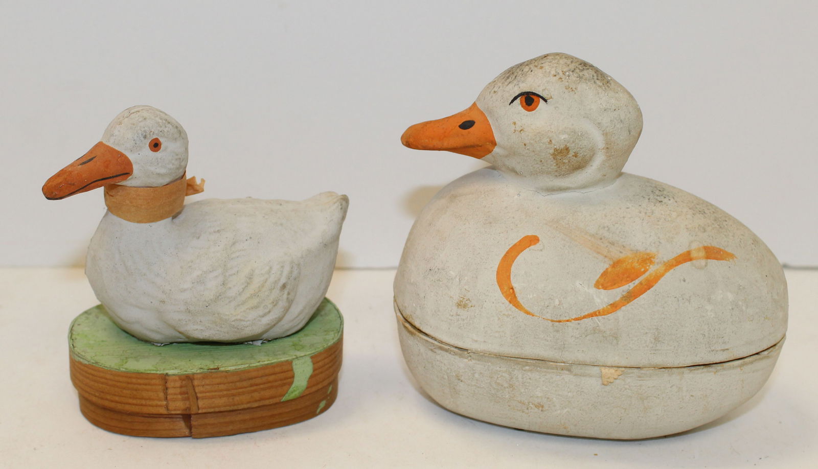 Lot of 2 Vintage duck form Easter candy containers - (1 of 8)