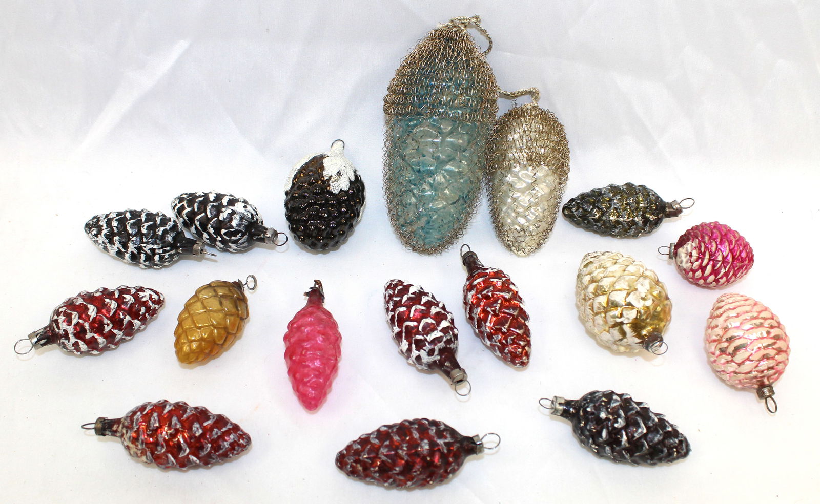 Lot of 17 vintage glass pinecone ornaments (1 of 7)