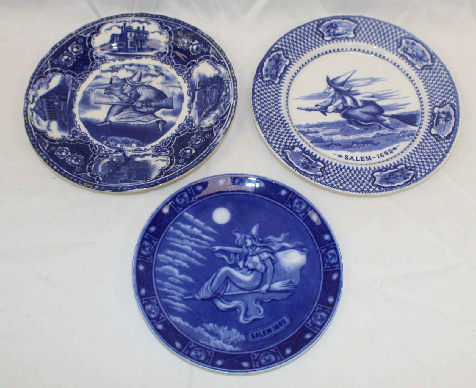 Lot of 3 blue & white Halloween Salem Witch motif porcelain plates incl 1 by Daniel Lowe & Co Salem, (1 of 7)