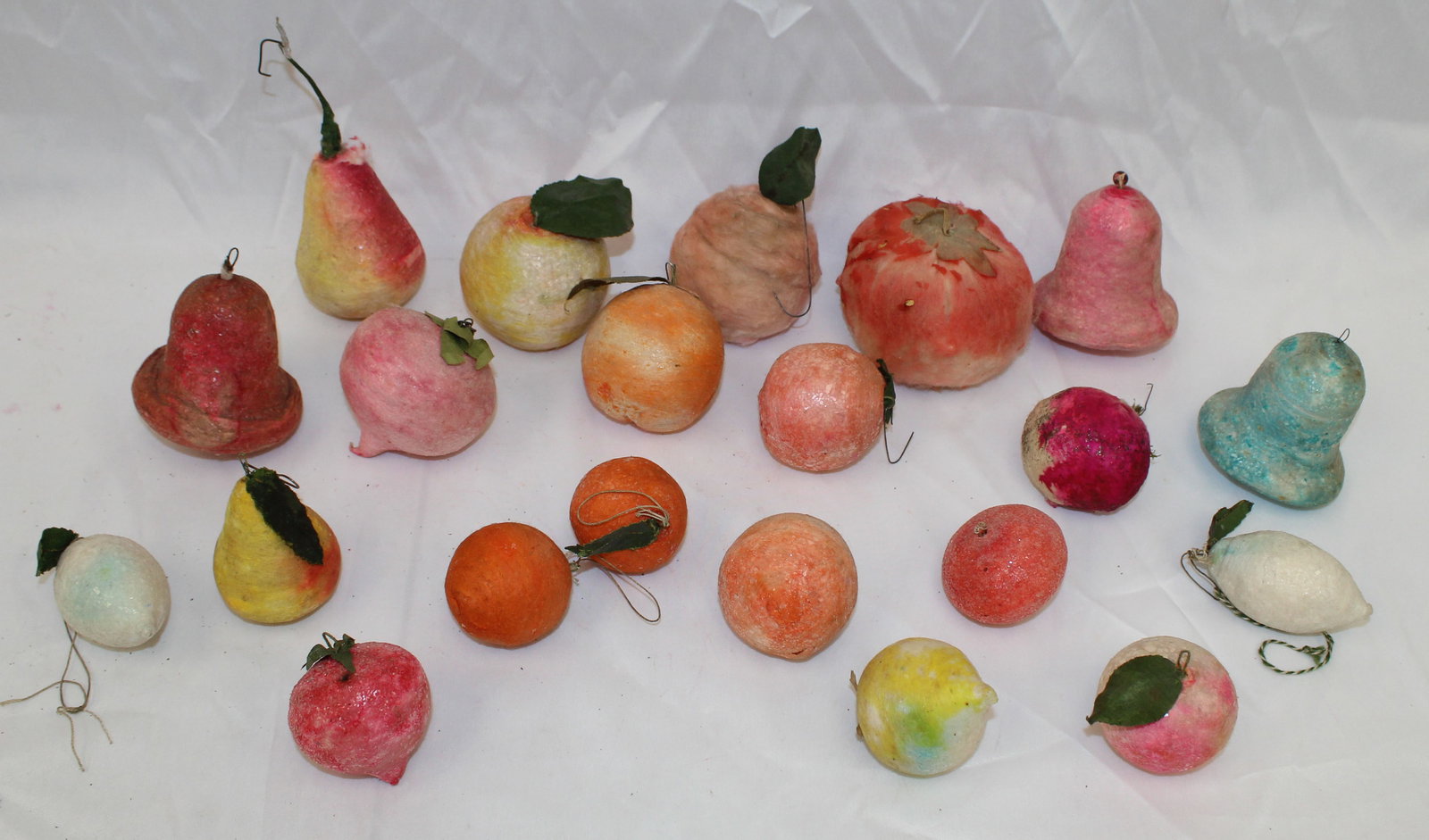 Large lot of vintage/antique spun cotton ornaments (1 of 10)