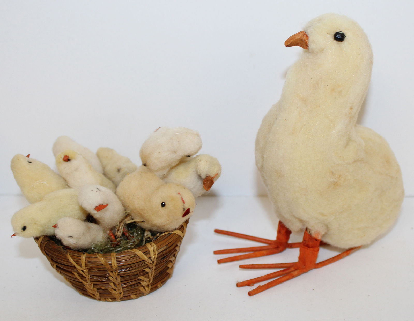 Vintage Easter lot of cotton mama chick w baby chicks in basket (1 of 4)