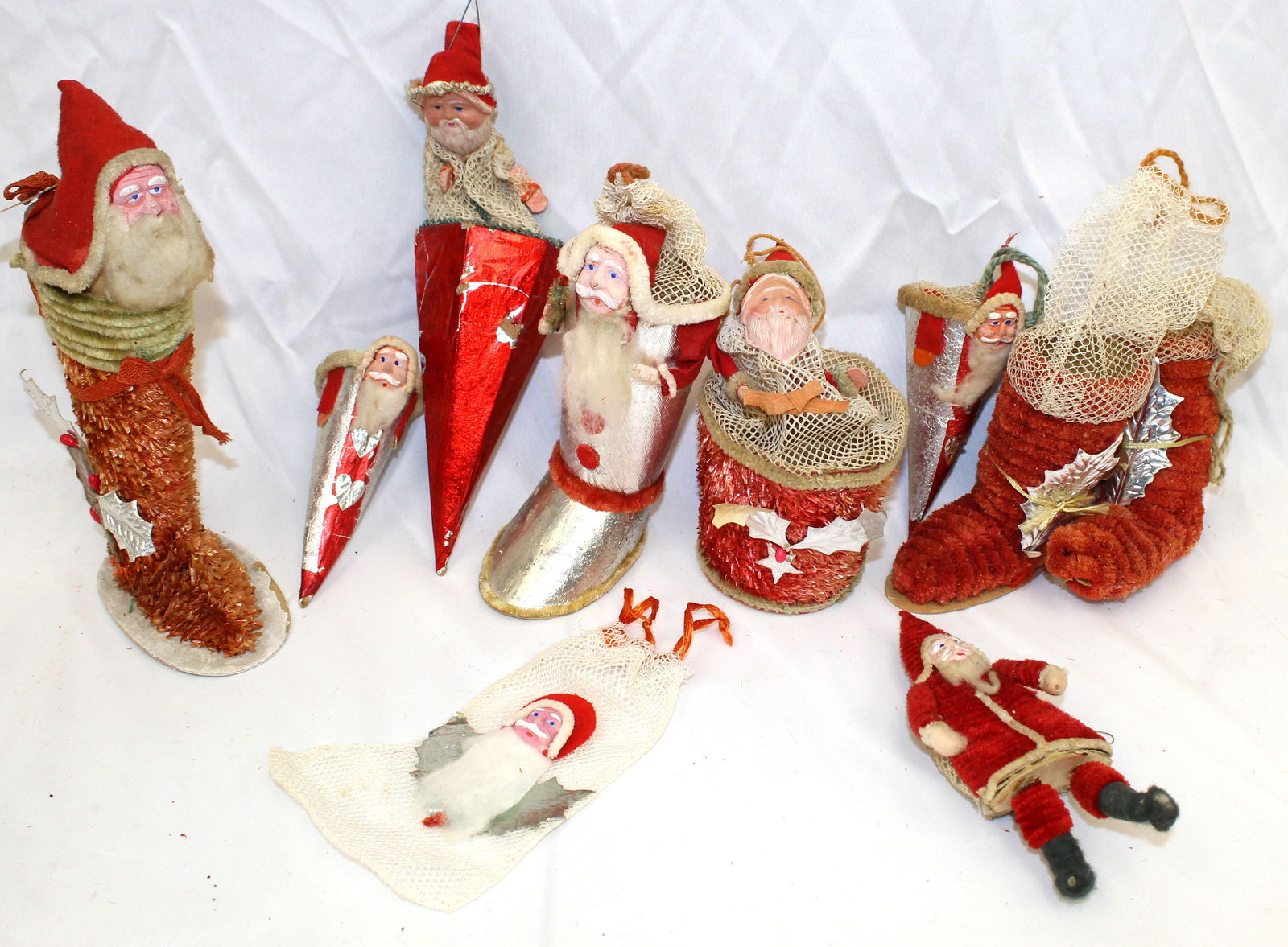 Lot of 10 Santa candy containers - 4" - 8" (1 of 7)