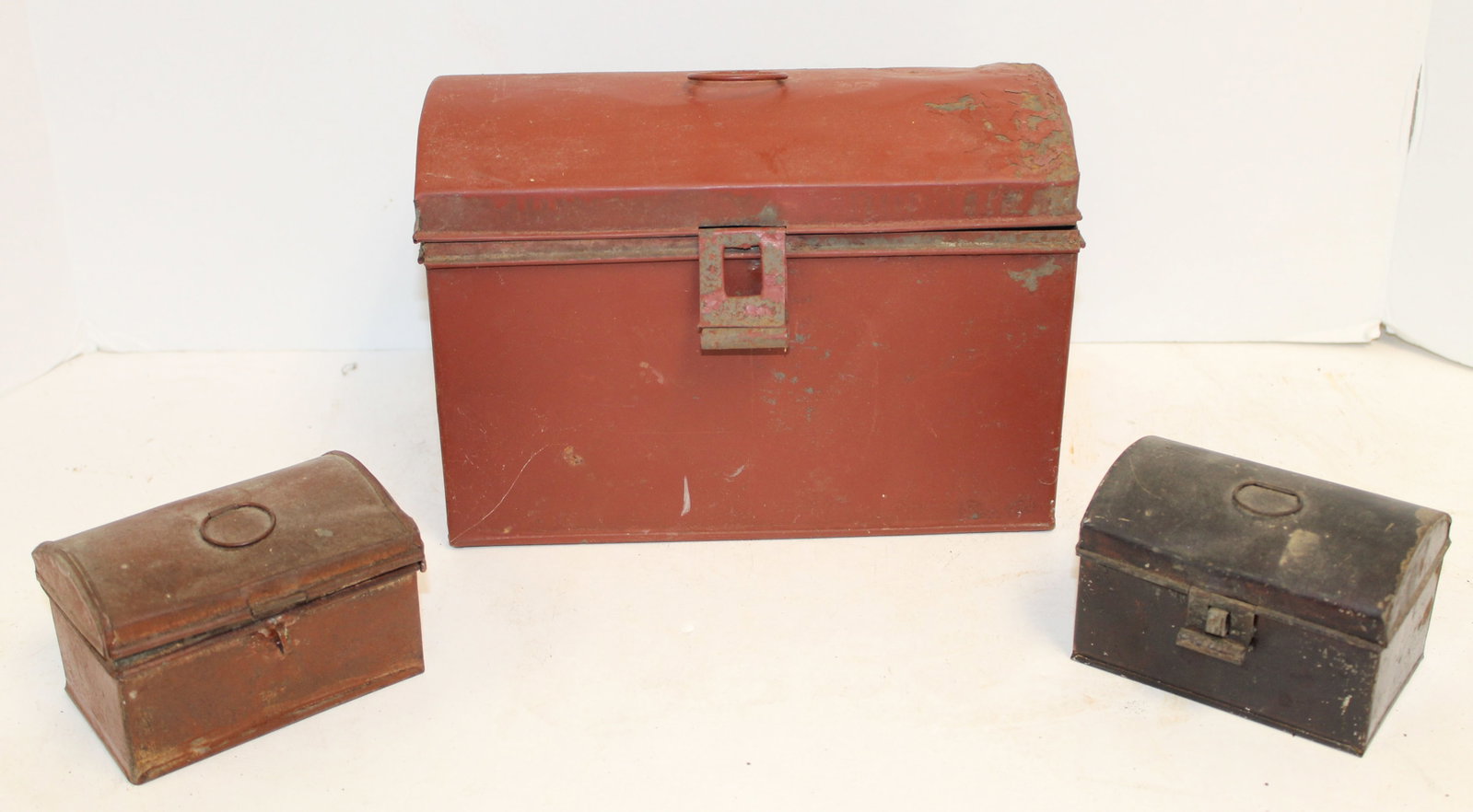 Lot of 3 antique toleware dome top boxes - 9 1/4"x6 3/4" & 4 1/4"x2 1/2": Lot of 3 antique toleware dome top boxes - 9 1/4"x6 3/4" & 4 1/4"x2 1/2"