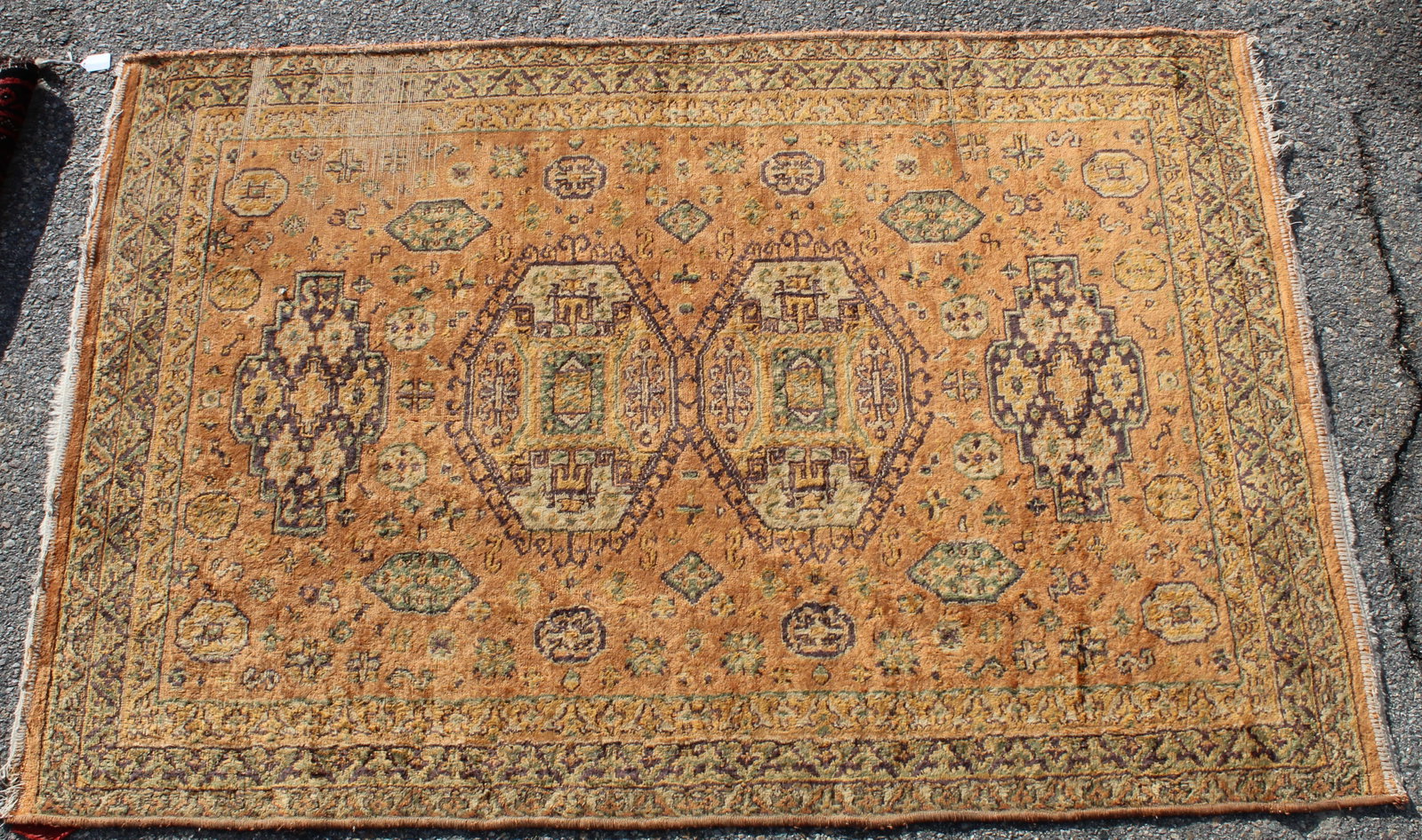 Semi-antique Oriental area rug - possibly silk - 3'8"x5'6": Semi-antique Oriental area rug - possibly silk - 3'8"x5'6"