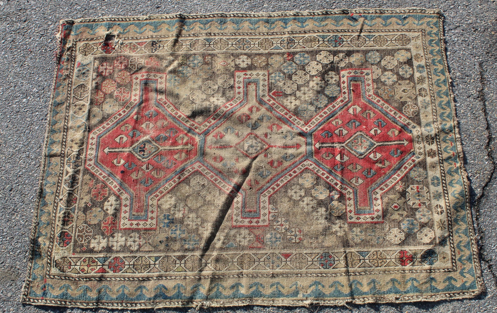 well worn Oriental area rug - 3'10"x5'5": well worn Oriental area rug - 3'10"x5'5"