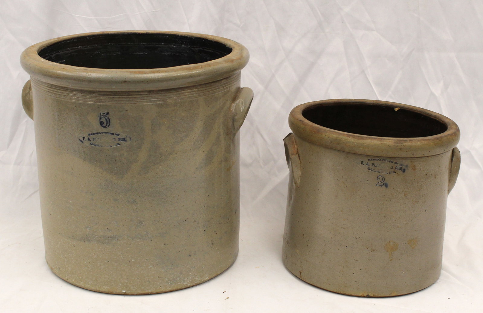 Lot of 2 stoneware crocks 2 gal & 5 gal by Gardiner, ME Stoneware Co - 9"x9" diam & 12"x12" diam: Lot of 2 stoneware crocks 2 gal & 5 gal by Gardiner, ME Stoneware Co - 9"x9" diam & 12"x12" diam