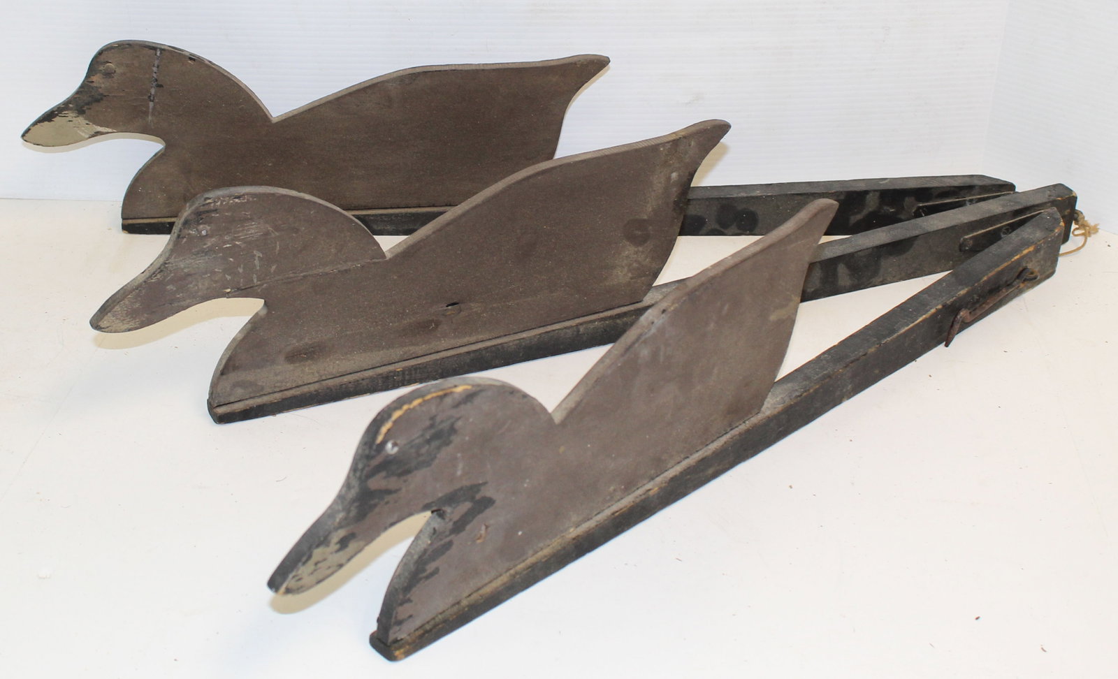Trifold wooden painted duck decoys - 31" long x 6" tall: Trifold wooden painted duck decoys - 31" long x 6" tall