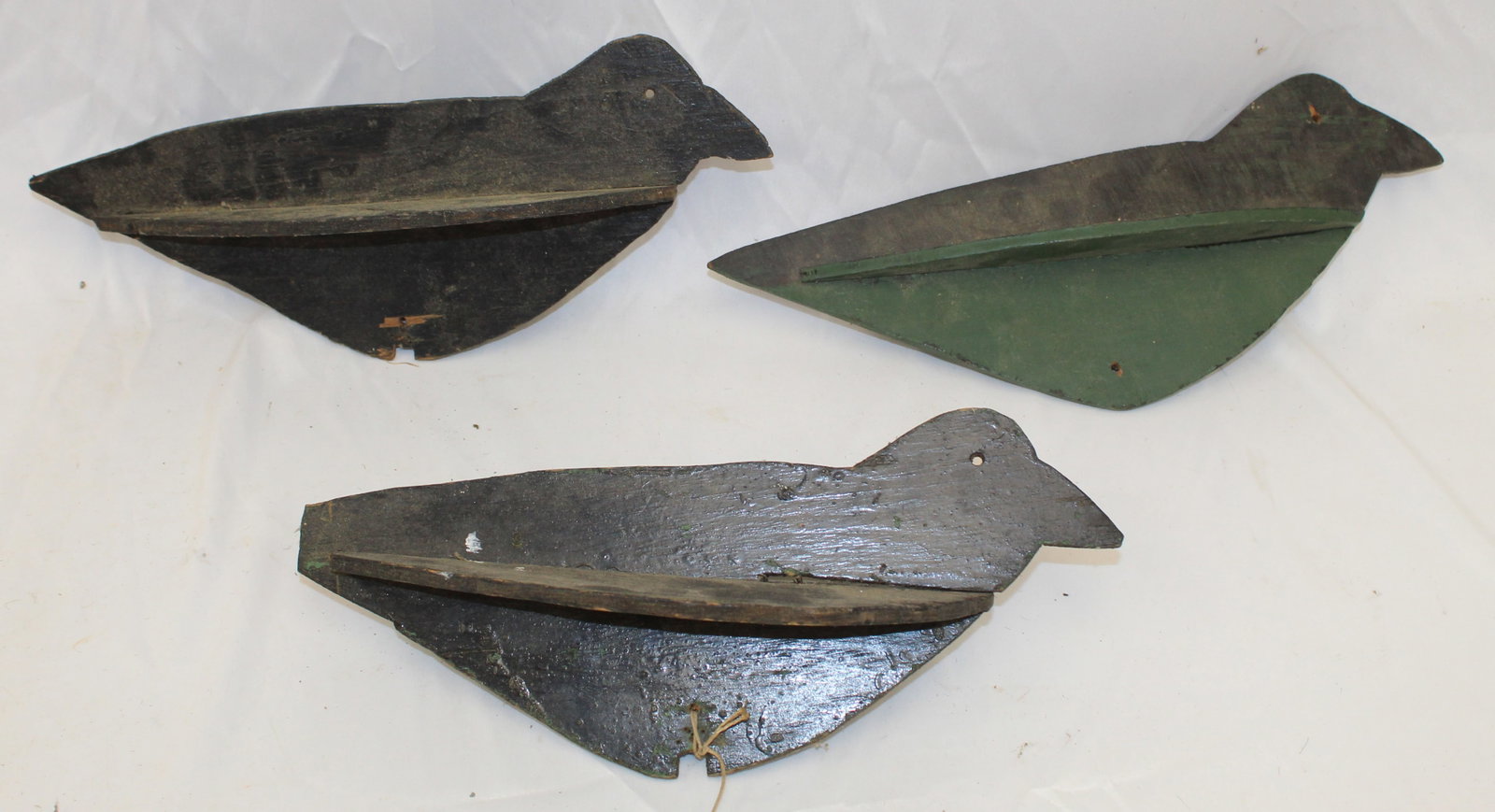 Lot of 3 wooden painted crow decoys - 13 1/2" long x 5" tall: Lot of 3 wooden painted crow decoys - 13 1/2" long x 5" tall