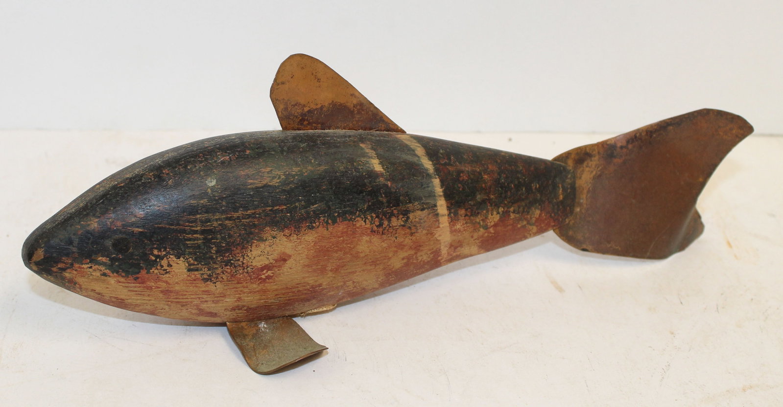 Carved wooden painted fish decoy w tin fins & tail - 11" long: Carved wooden painted fish decoy w tin fins & tail - 11" long