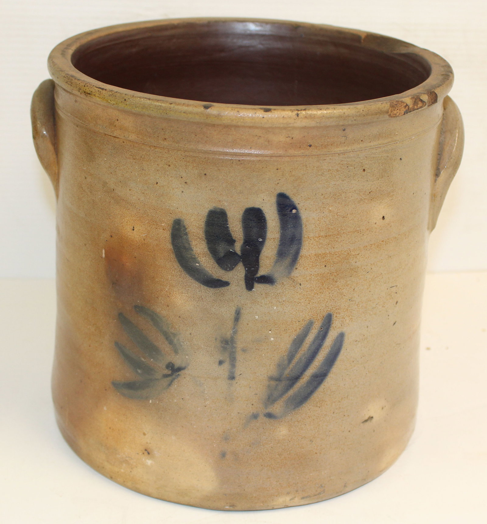 Stoneware crock w cobalt floral dec - possibly Solomon Bell - Virginia - 9 1/4" x 9" diam: Stoneware crock w cobalt floral dec - possibly Solomon Bell - Virginia - 9 1/4" x 9" diam