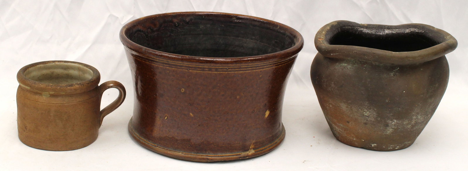 Lot of 3 stoneware items incl a cake crock 6"x10" diam, unusual form 6 1/2"x8" diam jar & a handled: Lot of 3 stoneware items incl a cake crock 6"x10" diam, unusual form 6 1/2"x8" diam jar & a handled 3 1/2" pot