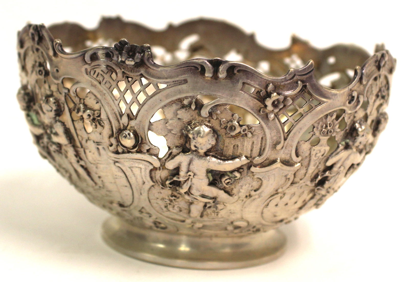 ca 1895 German 800 silver repoussé & reticulated bowl - approx weight 5.2ozt: ca 1895 German 800 silver repoussé & reticulated bowl - approx weight 5.2ozt