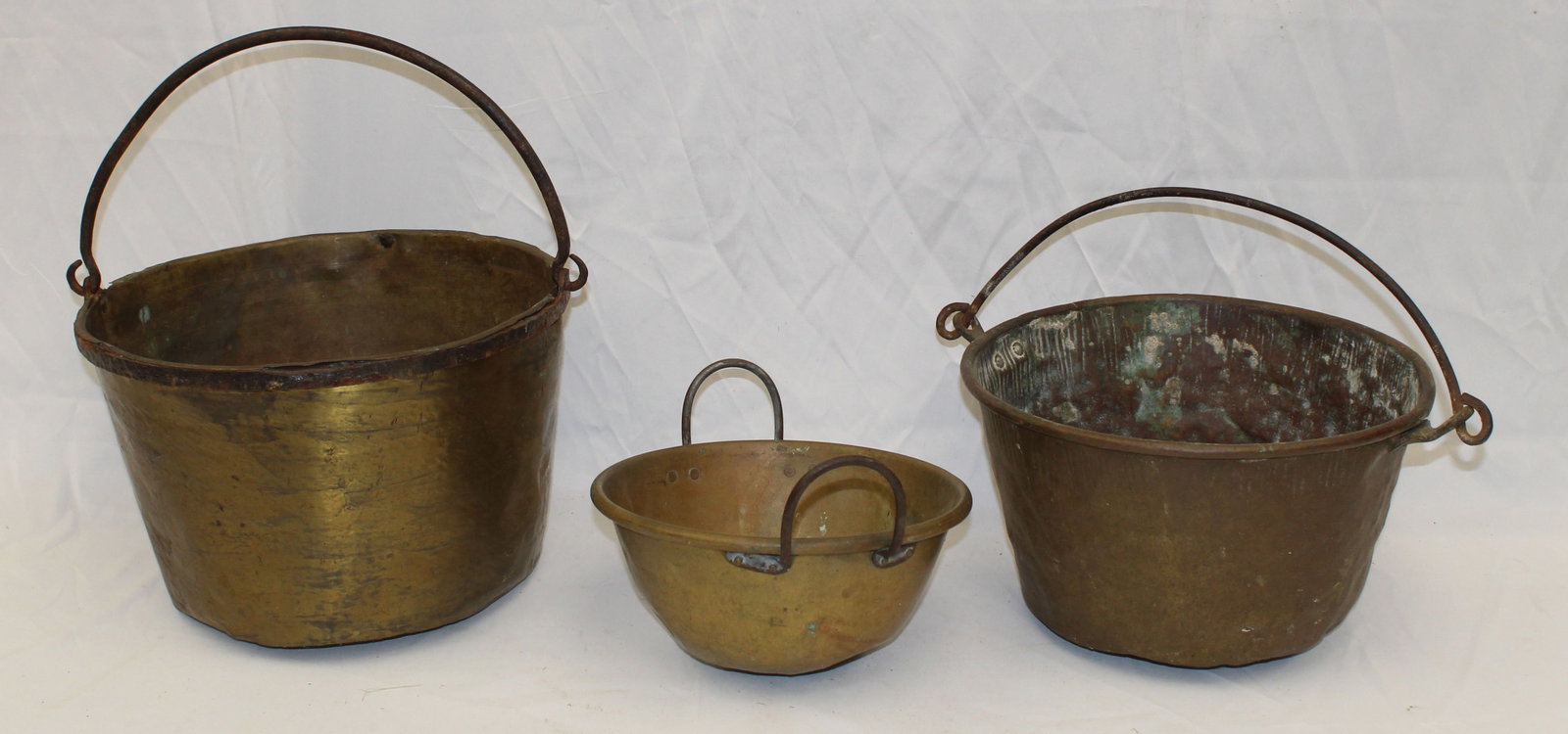 Lot of 3 brass bail handled buckets - 10", 12" & 13 1/2" diam: Lot of 3 brass bail handled buckets - 10", 12" & 13 1/2" diam