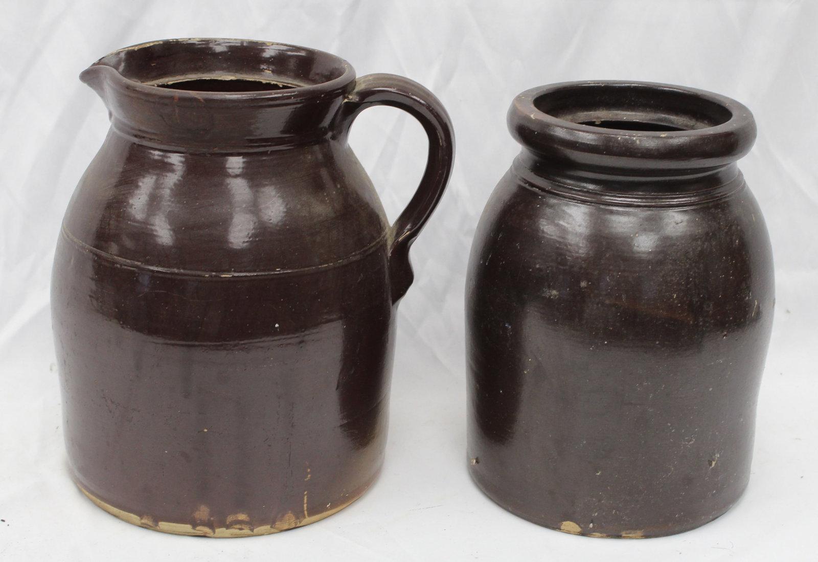 Lot of 2 stoneware items incl 9 3/4" jar & 10" pitcher: Lot of 2 stoneware items incl 9 3/4" jar & 10" pitcher