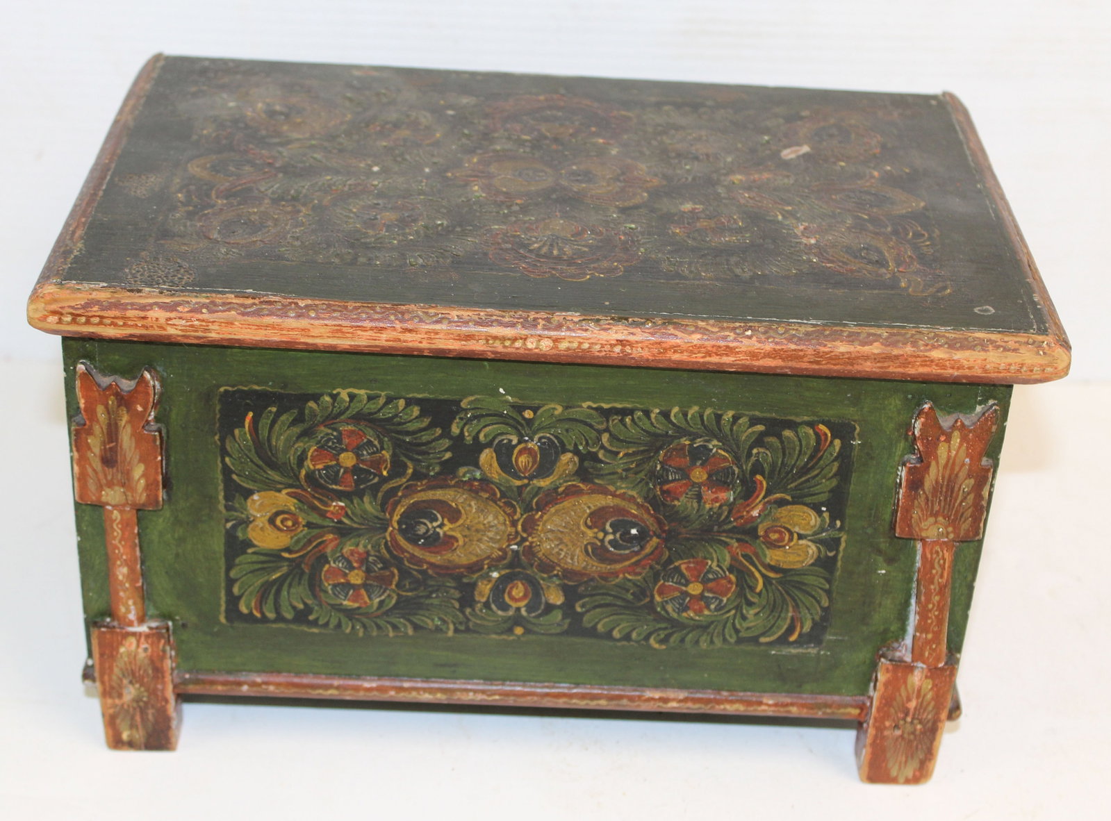 Antique Scandinavian wooden painted valuables box - 7"x11"x7": Antique Scandinavian wooden painted valuables box - 7"x11"x7"