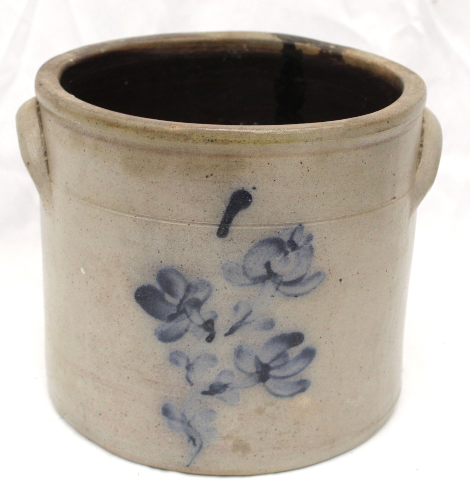Stoneware 1 gal crock w cobalt floral dec - 7 1/4" x 8" diam: Stoneware 1 gal crock w cobalt floral dec - 7 1/4" x 8" diam