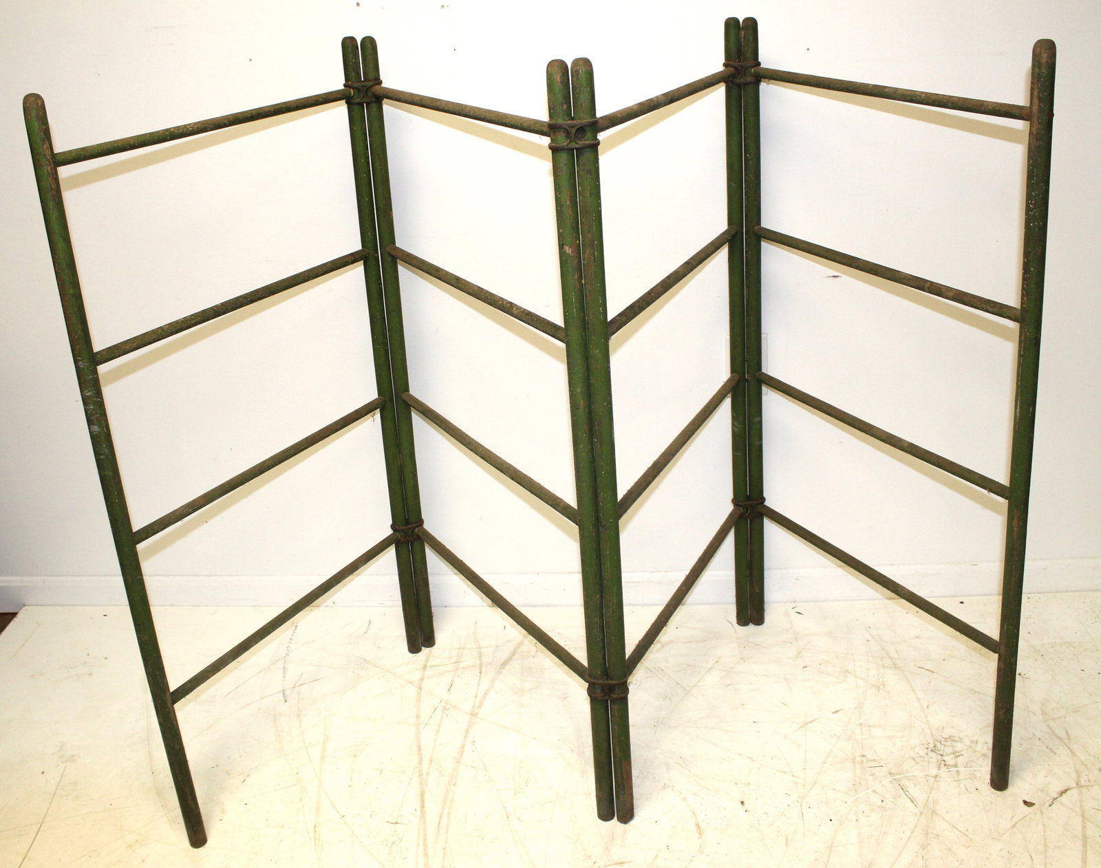 Antique 4 section folding rack in green paint - 46 1/2" tall - each section approx 24" wide: Antique 4 section folding rack in green paint - 46 1/2" tall - each section approx 24" wide