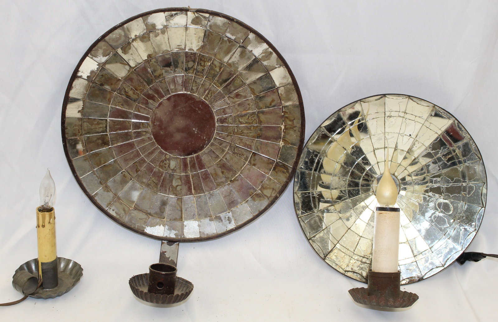 Lot of 3 electrified sconces incl 2 round mirror back -: Lot of 3 electrified sconces incl 2 round mirror back -