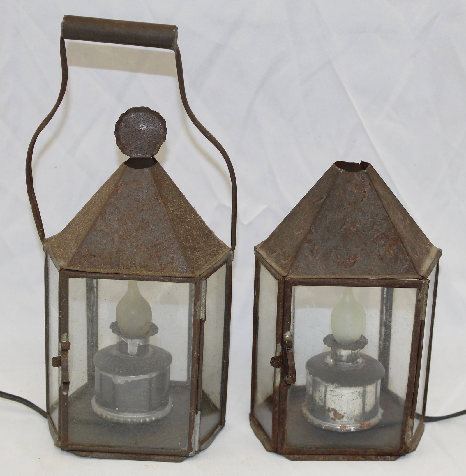 Lot of 2 electrified glass & tin lanterns: Lot of 2 electrified glass & tin lanterns