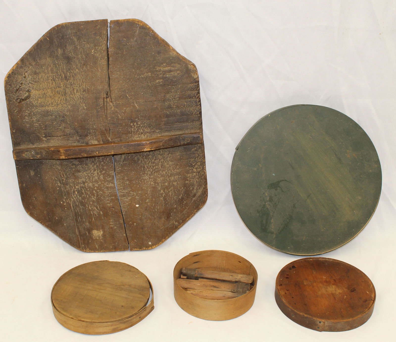 Lot of wooden lids to buckets or boxes - 15"x13 1/2", 10 1/2", 7", 5 1/2" & 4" diam: Lot of wooden lids to buckets or boxes - 15"x13 1/2", 10 1/2", 7", 5 1/2" & 4" diam