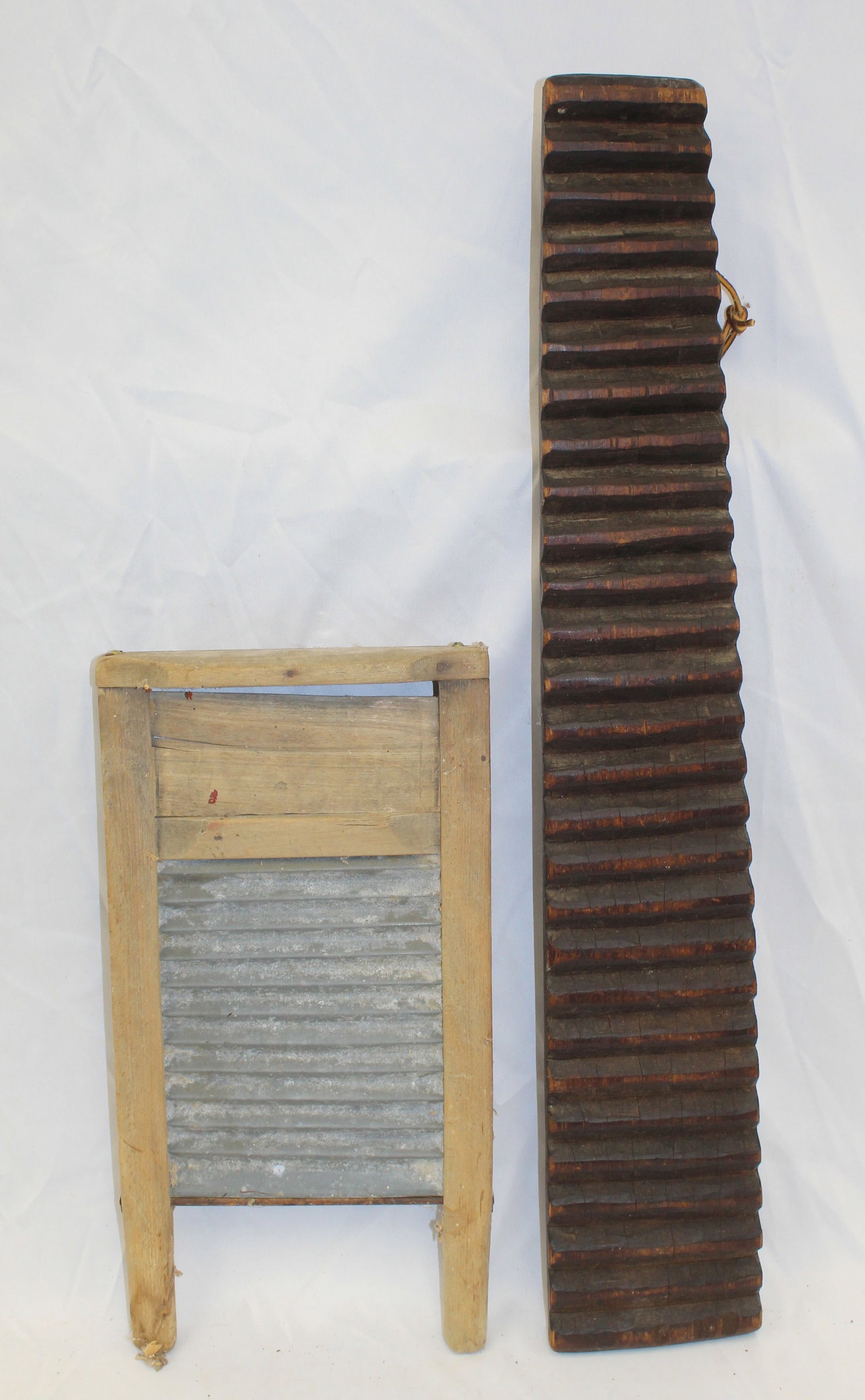 Lot of 2 antique wash/scrub boards - 26"x5" & 15"x8": Lot of 2 antique wash/scrub boards - 26"x5" & 15"x8"
