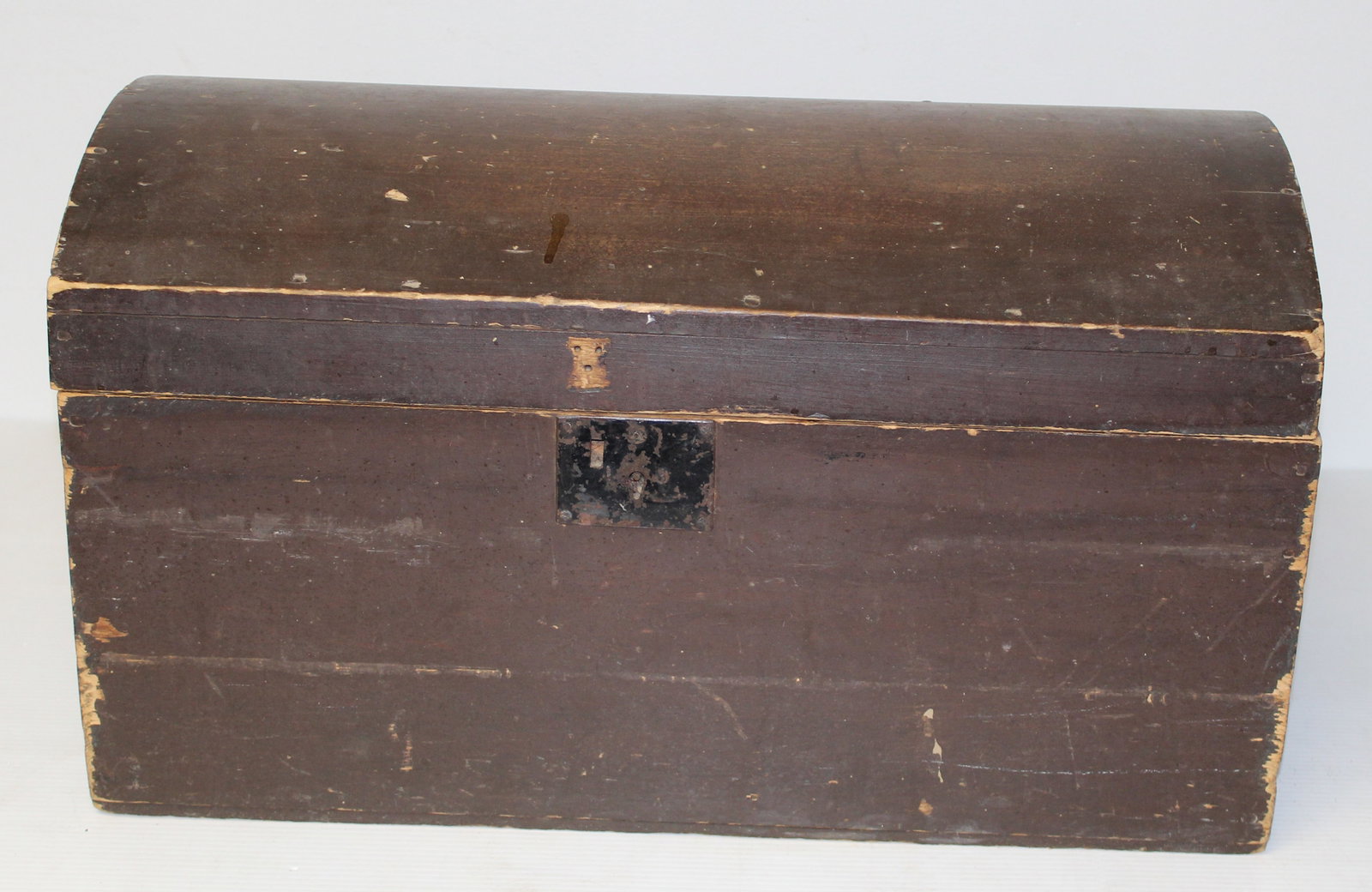 Antique dometop blanket box in brown - 13" tall x 24" wide x 13" deep: Antique dometop blanket box in brown - 13" tall x 24" wide x 13" deep