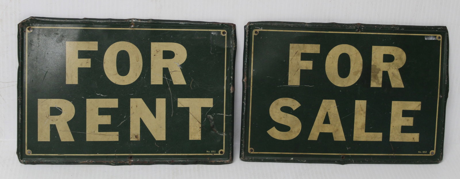 Lot of 2 tin painted signs "For Sale" & "For Rent" - 6 1/2"x9 1/2": Lot of 2 tin painted signs "For Sale" & "For Rent" - 6 1/2"x9 1/2"